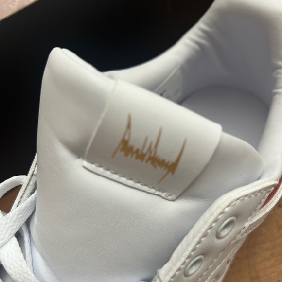 Trump 45 sneakers never worn, new condition still in box! - Picture 3 of 8